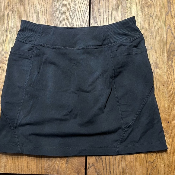 Athleta Excursion Skort - Picture 2 of 7